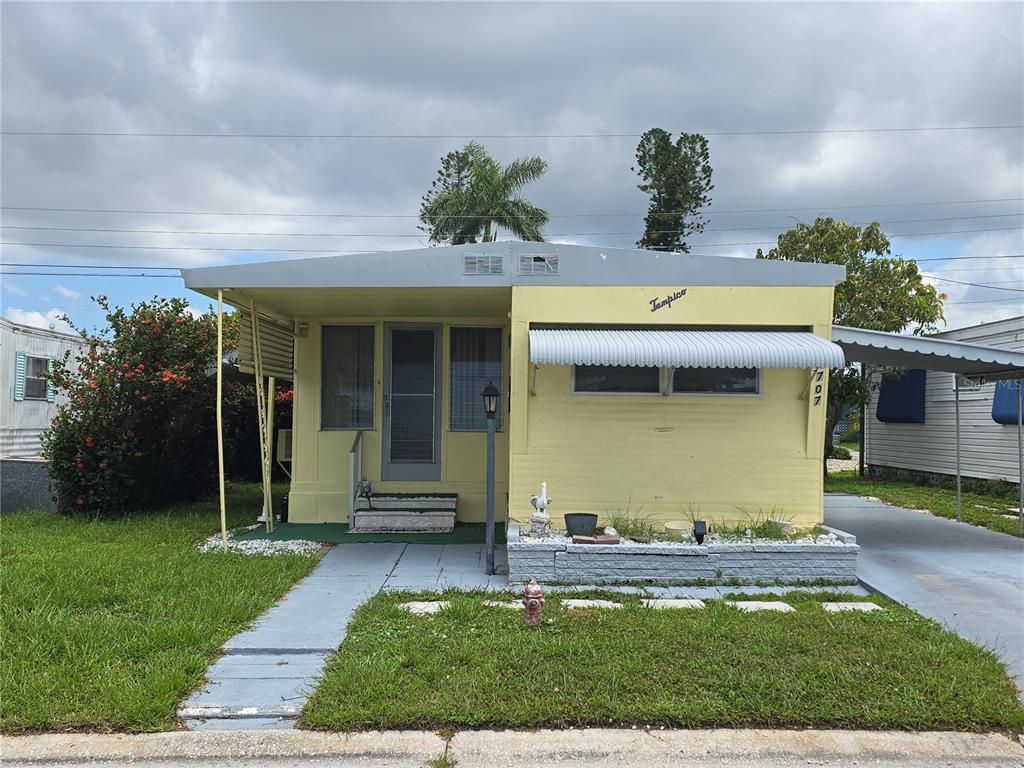 707 49TH AVENUE DR W, Bradenton, FL 34207