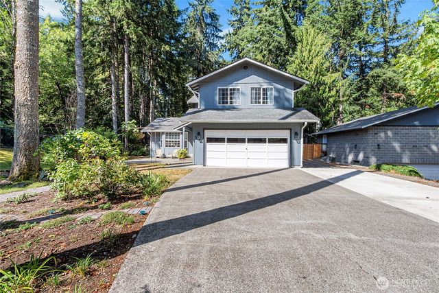 708 3rd Street W, Rainier, WA 98576