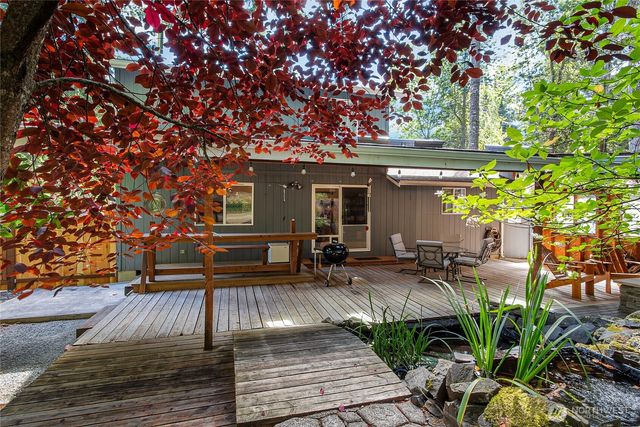 708 3rd Street W, Rainier, WA 98576