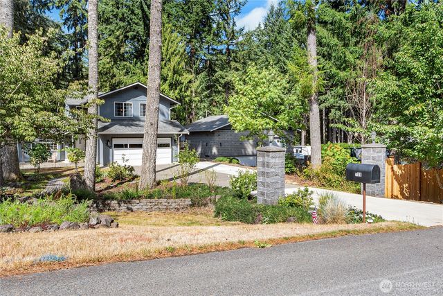 708 3rd Street W, Rainier, WA 98576