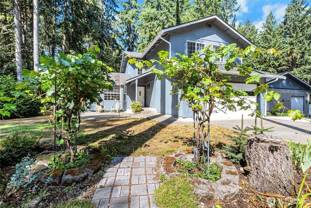 708 3rd Street W, Rainier, WA 98576