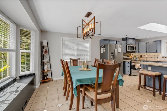 708 3rd Street W, Rainier, WA 98576
