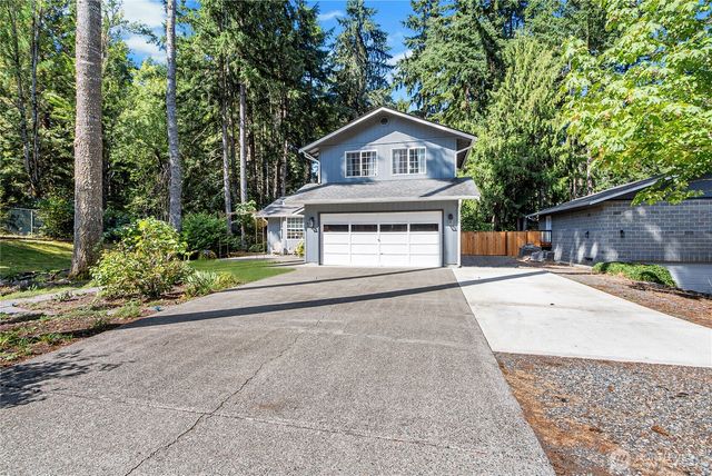 708 3rd Street W, Rainier, WA 98576