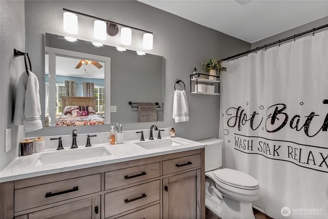 708 3rd Street W, Rainier, WA 98576