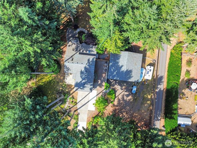 708 3rd Street W, Rainier, WA 98576
