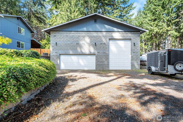 708 3rd Street W, Rainier, WA 98576