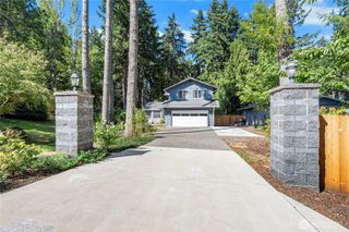 708 3rd Street W, Rainier, WA 98576