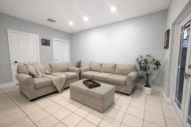 4124 NE 30th St, Homestead, FL 33033