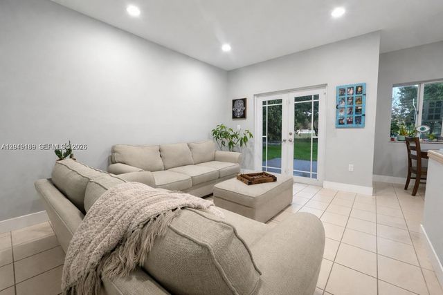 4124 NE 30th St, Homestead, FL 33033