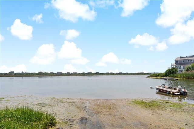 39 Salt Pond Way, Westerly, RI 02891