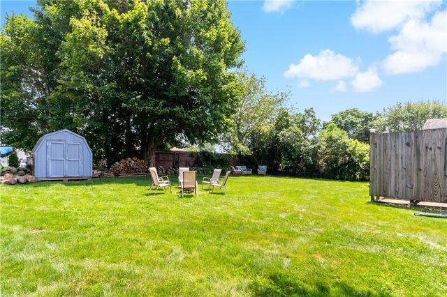 39 Salt Pond Way, Westerly, RI 02891
