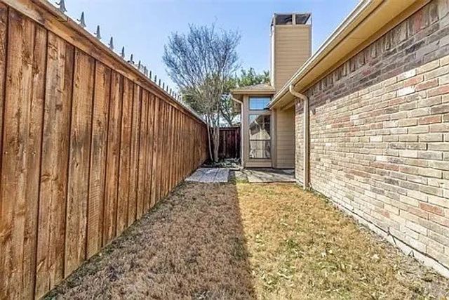 2949 Allister Street, Dallas, TX 75229