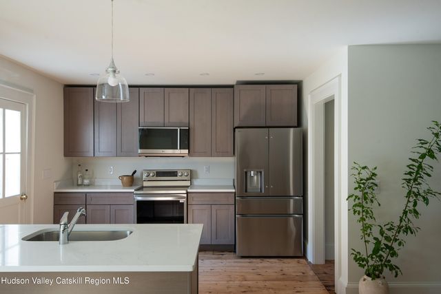 70 N 5th Street, Hudson, NY 12534