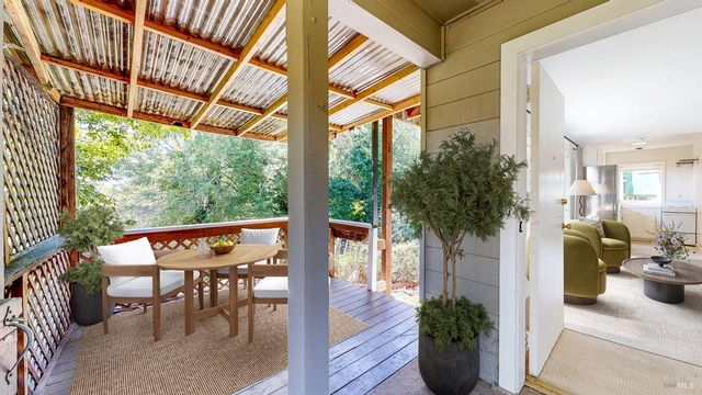 295 Scenic Rd, Fairfax, CA 94930