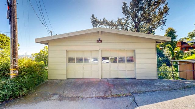 295 Scenic Rd, Fairfax, CA 94930