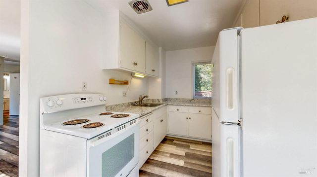 295 Scenic Rd, Fairfax, CA 94930