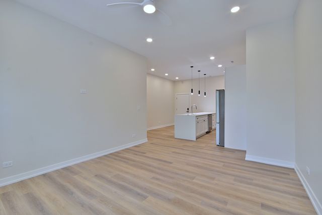 7518 Madison Street E, Forest Park, IL 60130