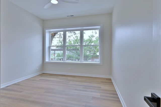 7518 Madison Street E, Forest Park, IL 60130