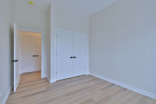 7518 Madison Street E, Forest Park, IL 60130