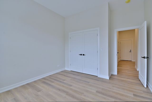 7518 Madison Street E, Forest Park, IL 60130