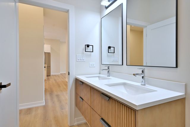 7518 Madison Street E, Forest Park, IL 60130