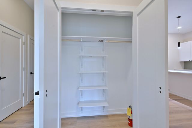 7518 Madison Street E, Forest Park, IL 60130