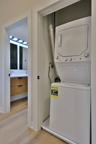 7518 Madison Street E, Forest Park, IL 60130