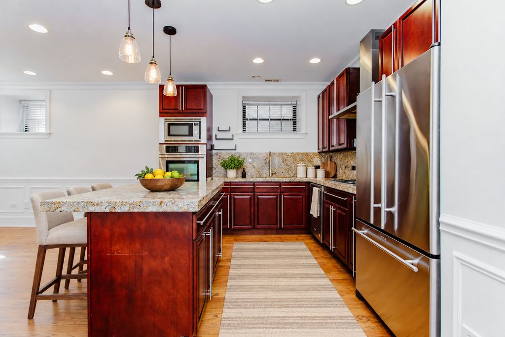 842 W Belle Plaine Avenue GW, Chicago, IL 60613 — photo 4