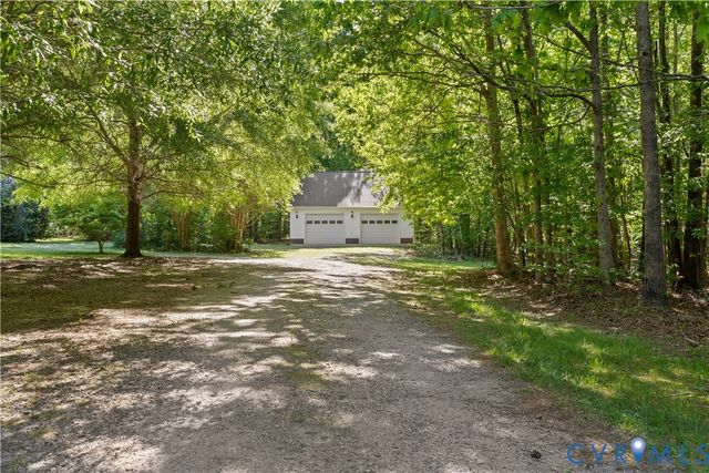 9281 Forestdale DR, Amelia Courthouse, VA 23002