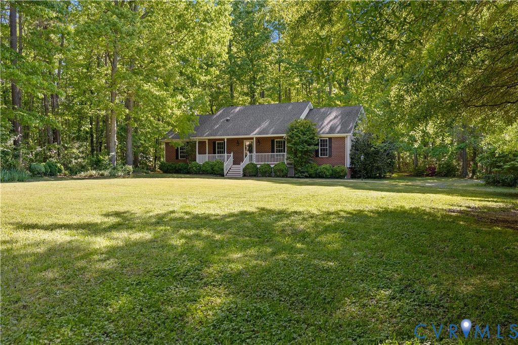 9281 Forestdale DR, Amelia Courthouse, VA 23002