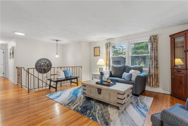 102 Windward Walk, North Kingstown, RI 02852