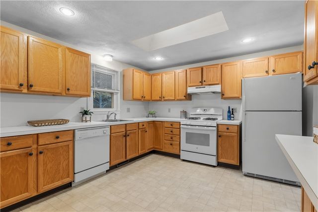 102 Windward Walk, North Kingstown, RI 02852
