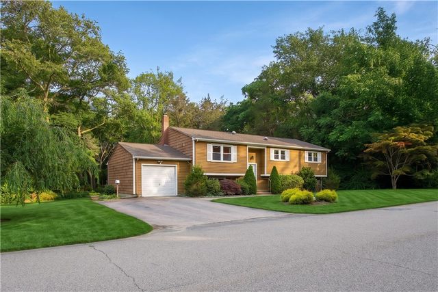 102 Windward Walk, North Kingstown, RI 02852