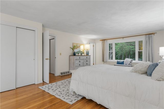 102 Windward Walk, North Kingstown, RI 02852