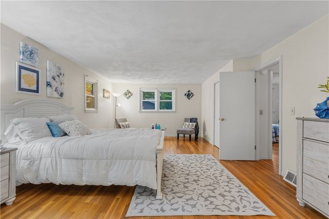 102 Windward Walk, North Kingstown, RI 02852