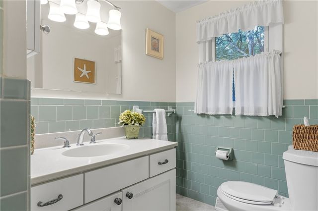 102 Windward Walk, North Kingstown, RI 02852