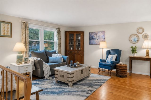 102 Windward Walk, North Kingstown, RI 02852