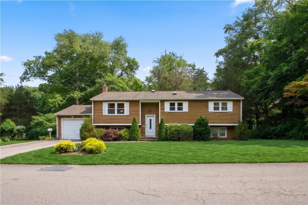 102 Windward Walk, North Kingstown, RI 02852