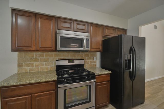 2755 Foliage Green Drive, Houston, TX 77339