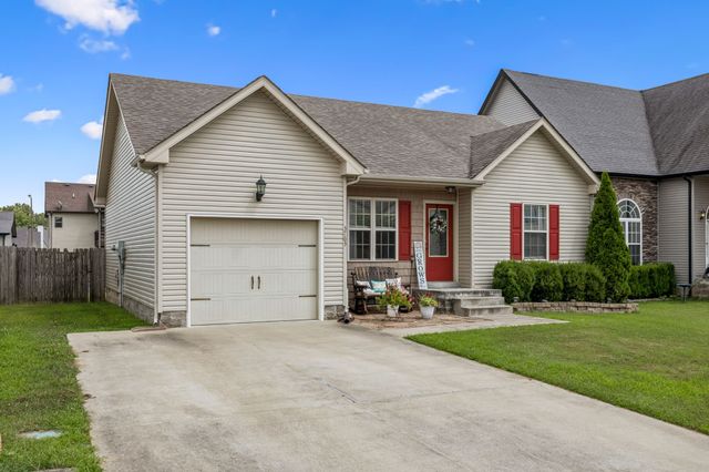 3763 Gray Fox Dr, Clarksville, TN 37040