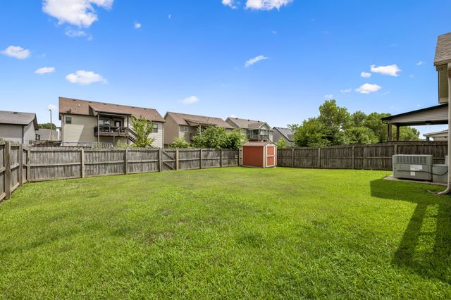 3763 Gray Fox Dr, Clarksville, TN 37040