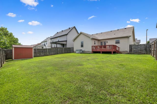 3763 Gray Fox Dr, Clarksville, TN 37040