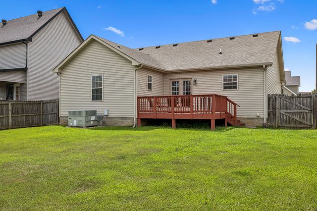 3763 Gray Fox Dr, Clarksville, TN 37040