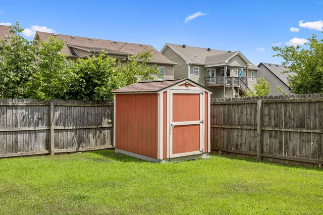 3763 Gray Fox Dr, Clarksville, TN 37040