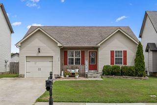 3763 Gray Fox Dr, Clarksville, TN 37040