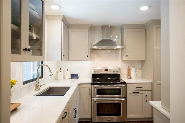 4801 W 66TH Street, Prairie Village, KS 66208