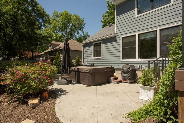 4801 W 66TH Street, Prairie Village, KS 66208