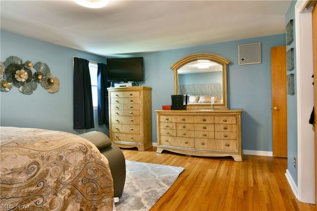 825 Ravine Drive, Youngstown, OH 44505