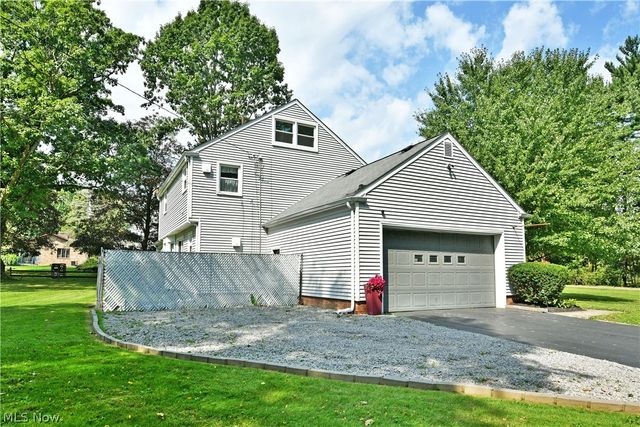 825 Ravine Drive, Youngstown, OH 44505