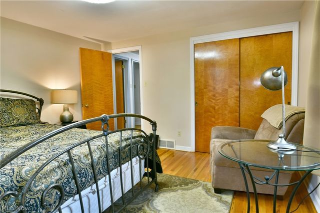 825 Ravine Drive, Youngstown, OH 44505